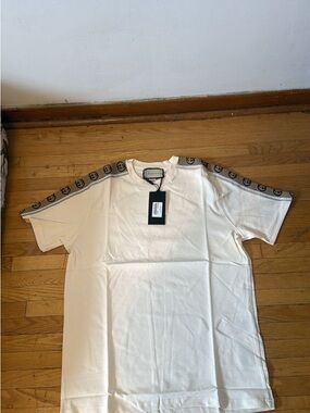 Gucci White Short-Sleeve Tee with Logo Shoulder Tape